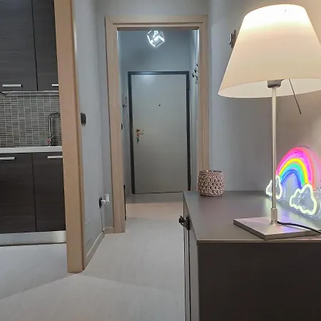 Nel Cuore Di - Laterale Via Farini Apartment